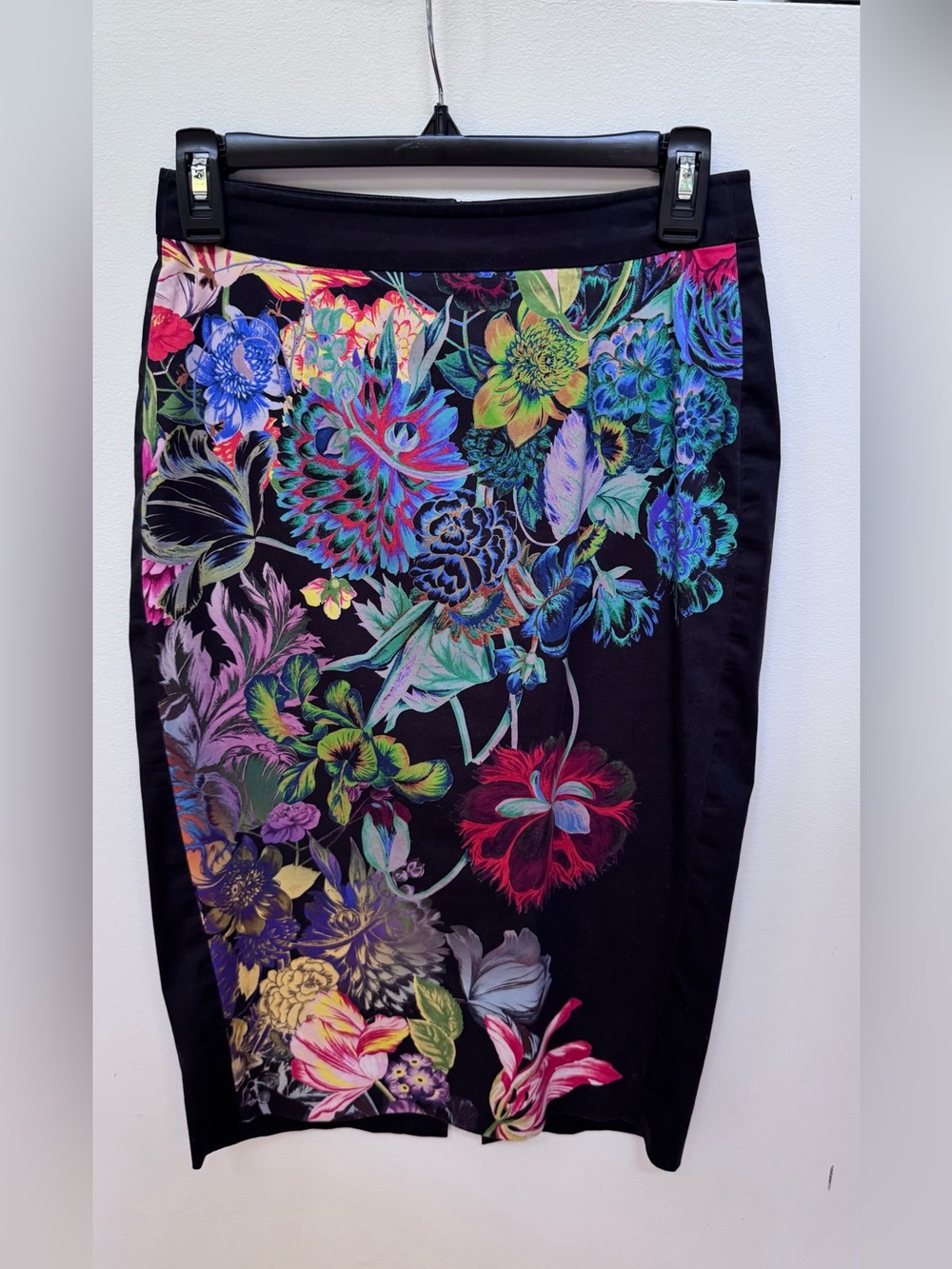 leifsdottir Black Pencil Skirt with Multicolor Floral Print